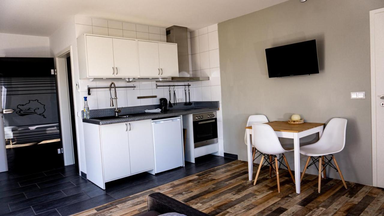 Racers Home Nuerburg ภายนอก รูปภาพ