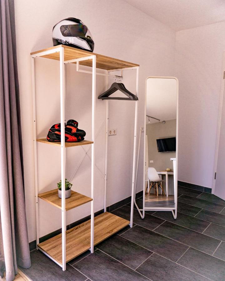 Racers Home Nuerburg ภายนอก รูปภาพ